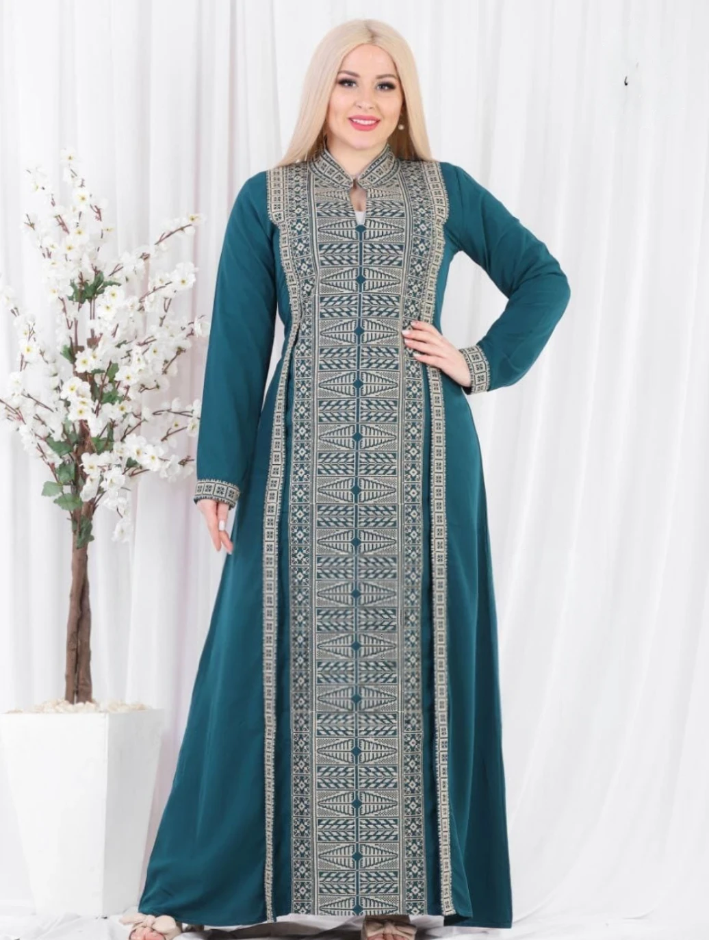 جلابية استقبال بتطريز تراث شرقي